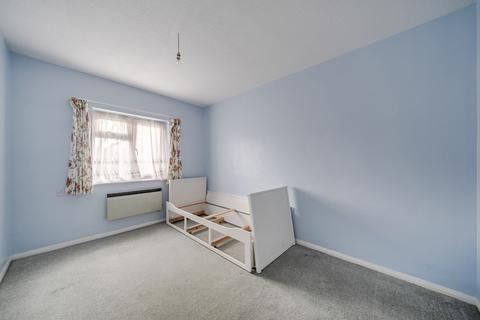 2 bedroom apartment for sale, Chatsworth Place, Mitcham CR4