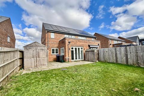 3 bedroom semi-detached house for sale, Brunswick Road, Camberley GU16