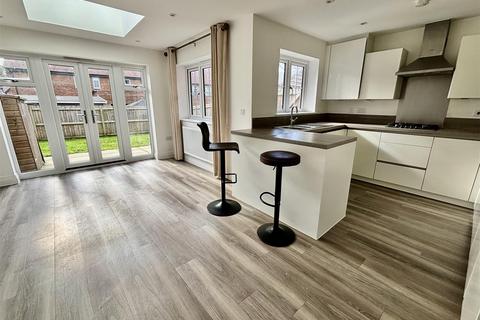3 bedroom semi-detached house for sale, Brunswick Road, Camberley GU16