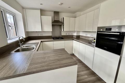3 bedroom semi-detached house for sale, Brunswick Road, Camberley GU16