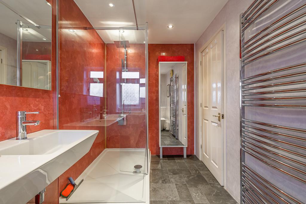 En Suite 2