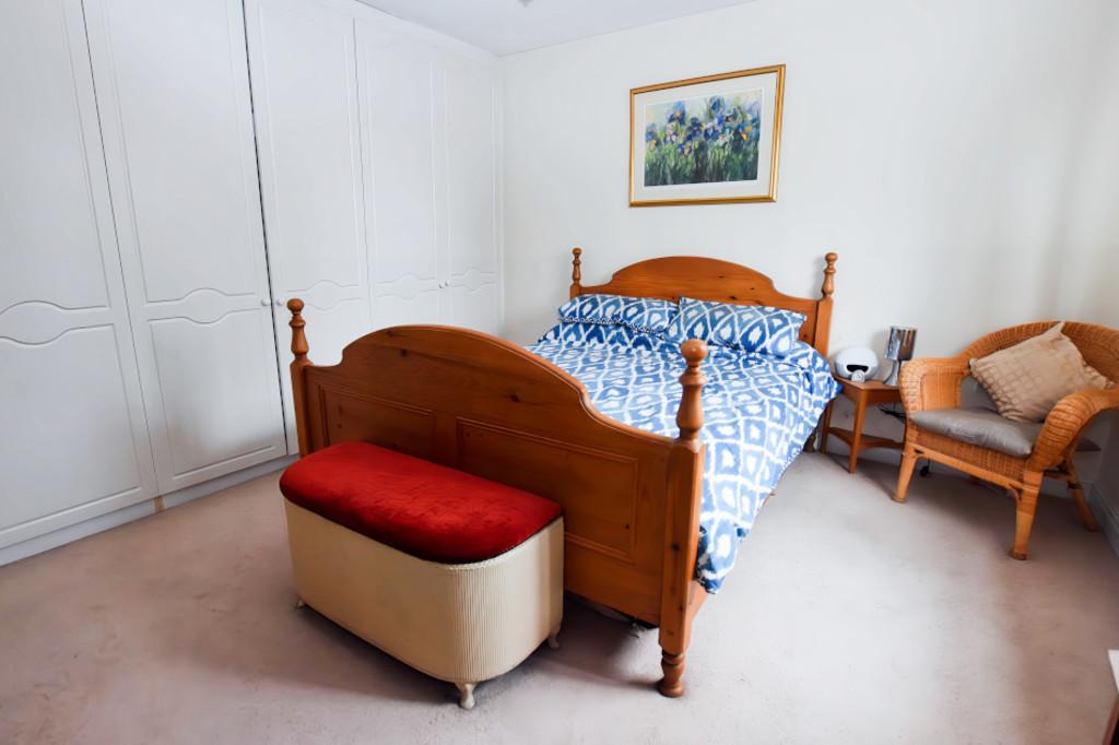Bedroom 1b