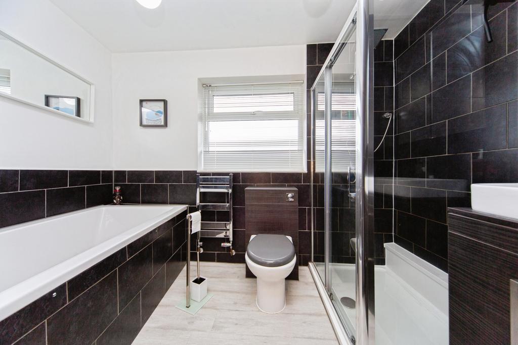 Master En-suite