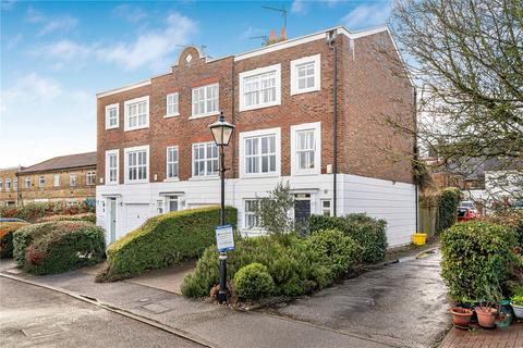 4 bedroom end of terrace house for sale, Belgravia Close, Barnet, EN5