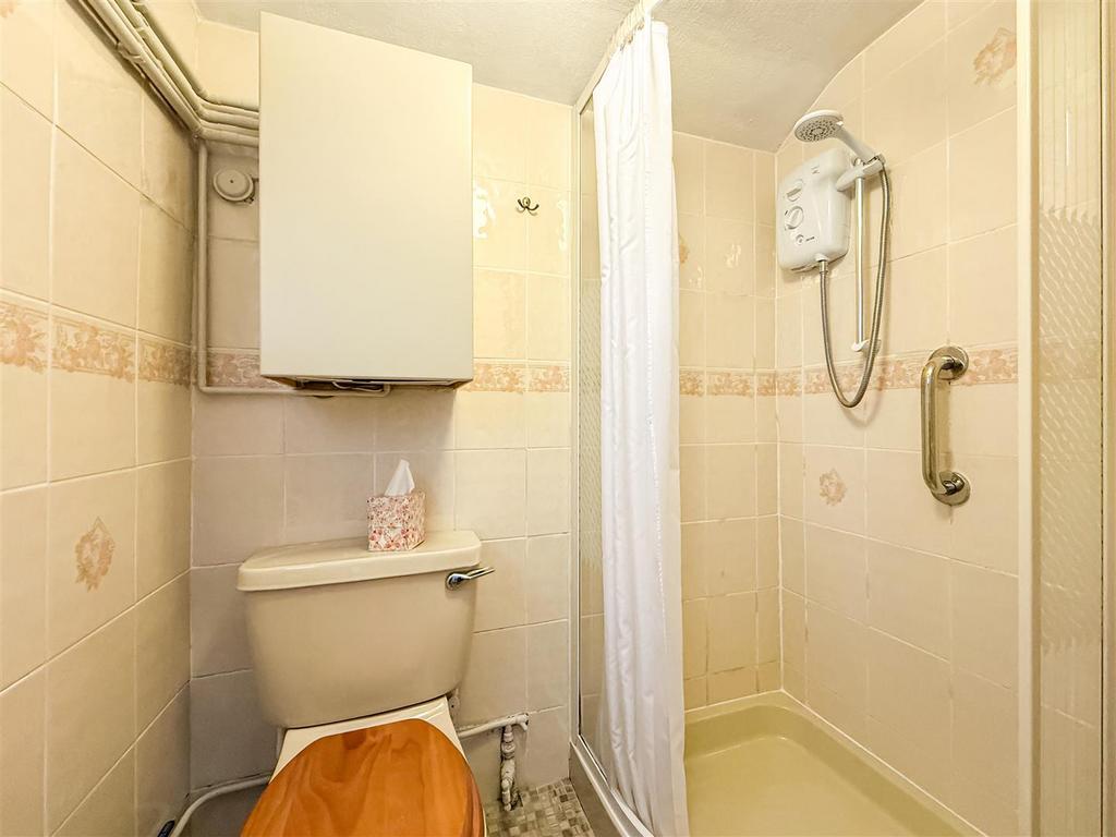Cloak room/ shower room