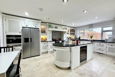 undefined, Wasperton CV35