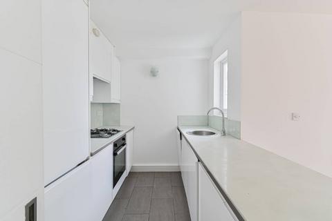 2 bedroom flat to rent, Garratt Lane, Earlsfield, London, SW17