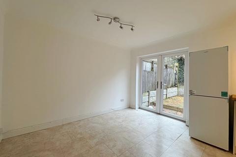 3 bedroom terraced house for sale, Redfern Avenue, Kenilworth