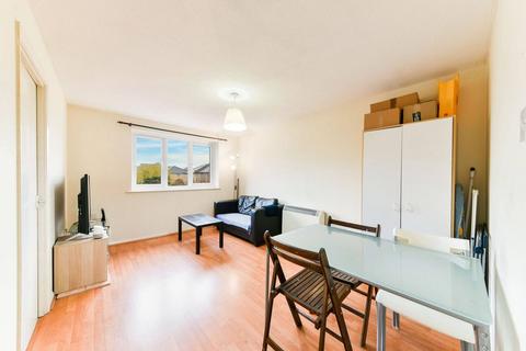 1 bedroom flat to rent, Ringwood Gardens, Canary Wharf, London, E14