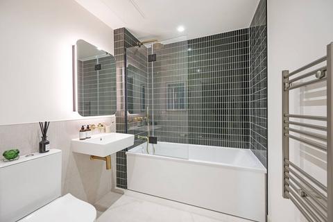 3 bedroom flat for sale, Riverscape, Royal Docks E16