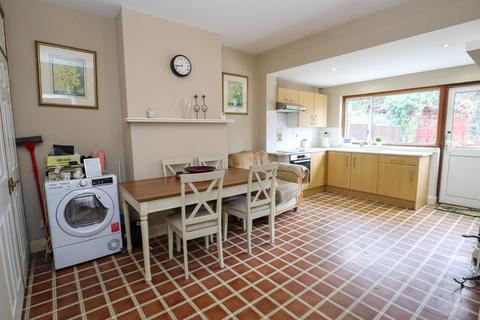 3 bedroom semi-detached house for sale, Chipstead Valley Road, Coulsdon