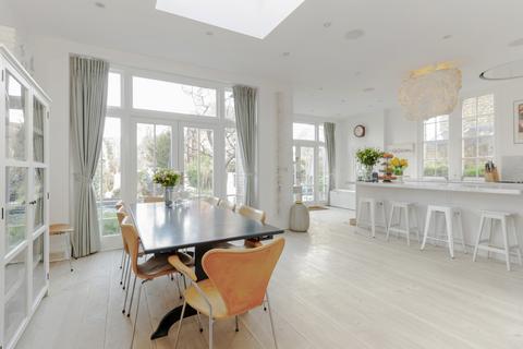 undefined, The Avenue London W4