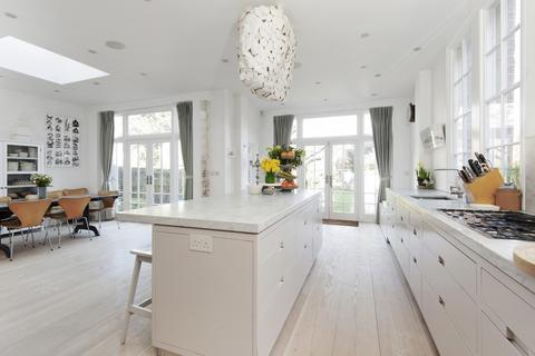undefined, The Avenue London W4