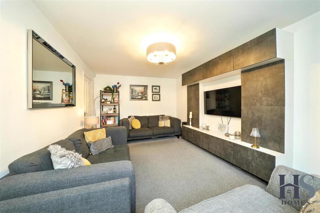 Lounge 3.jpg