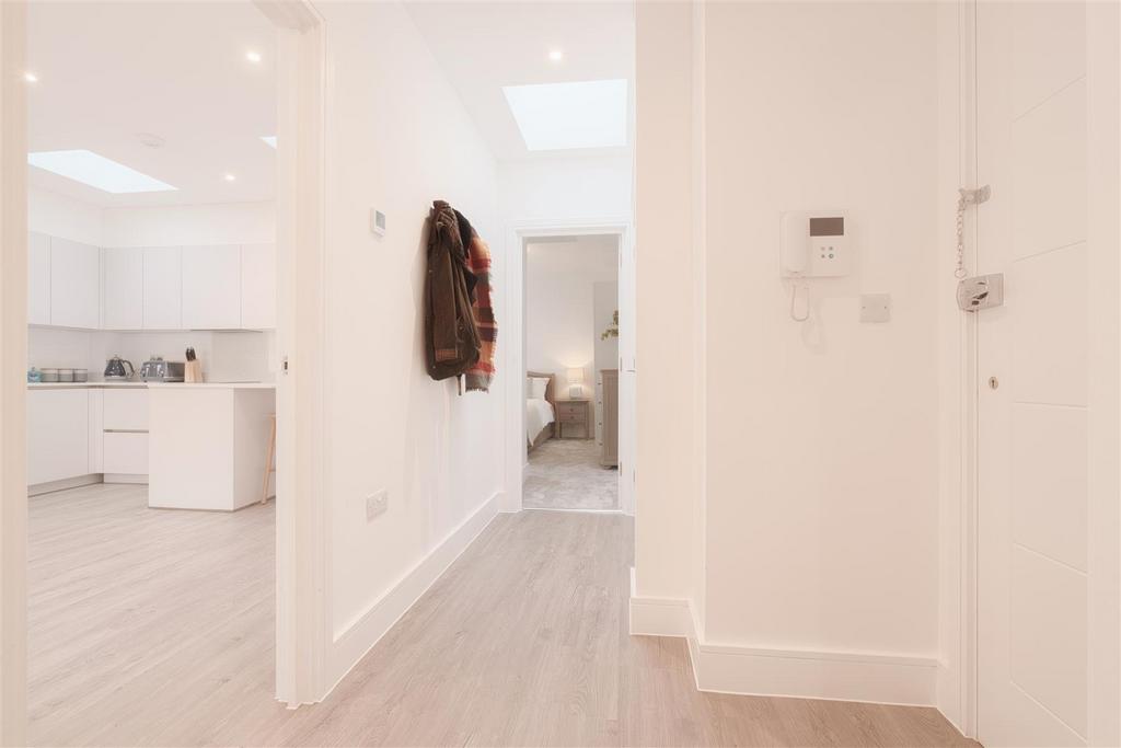 Hallway 2 copy.jpg