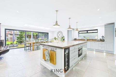 5 bedroom detached house for sale, Upland Drive, Hatfield AL9