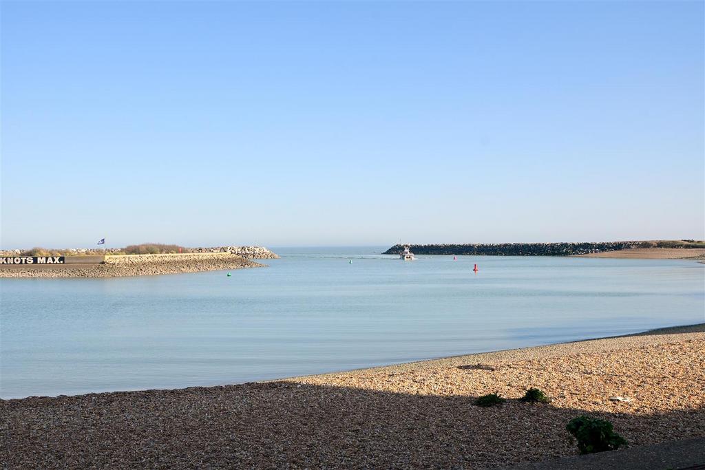 Nearby Harbour Mouth
