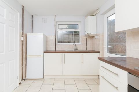 2 bedroom semi-detached house to rent, Freeman Road, Gravesend DA12