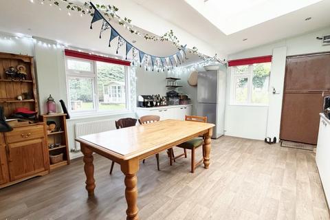 undefined, Grosvenor Place, Brackley