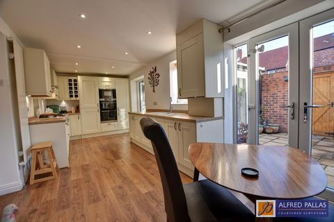 3 bedroom terraced house for sale, Wingrove Avenue, Fulwell
