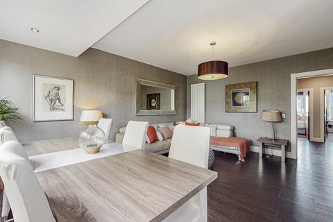 2 bedroom flat for sale, Hughenden Road, Glasgow G12