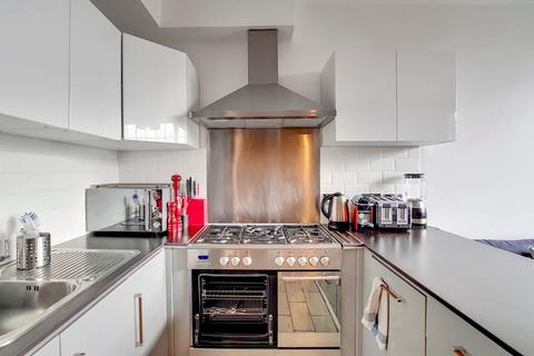 2 bedroom apartment for sale, Tanners Yard, Long Lane
