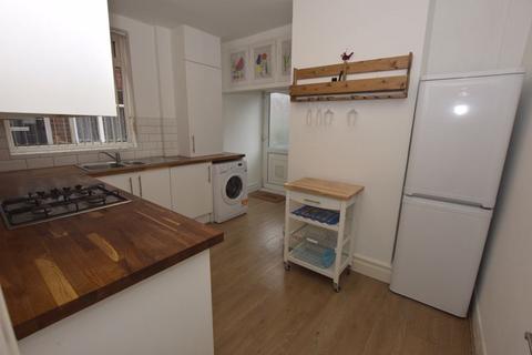 2 bedroom apartment for sale, Guelder Road, High Heaton