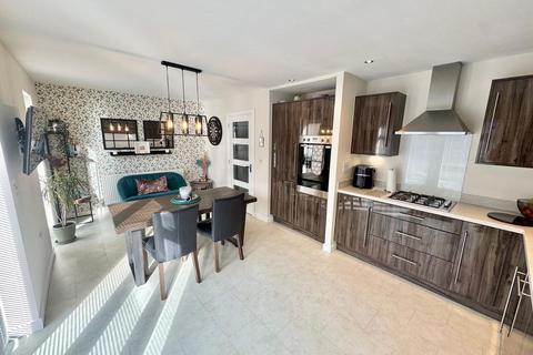 4 bedroom detached house for sale, Walkerfield Court, Newcastle Upon Tyne