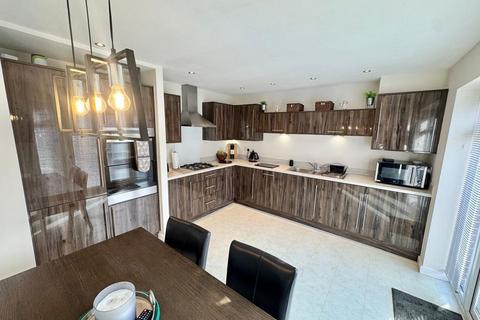 4 bedroom detached house for sale, Walkerfield Court, Newcastle Upon Tyne