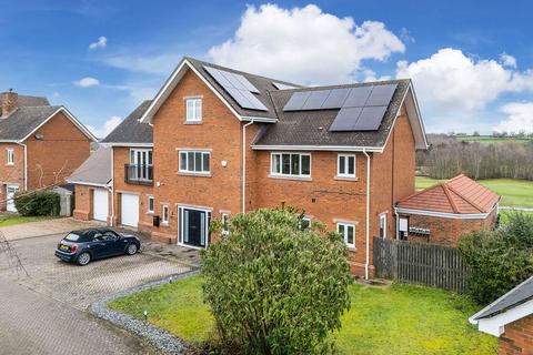 5 bedroom detached house for sale, Ferndown Way, Wychwood Park, Weston