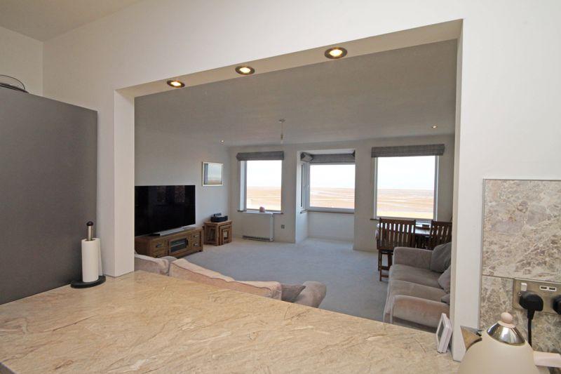 Kitchen to lounge