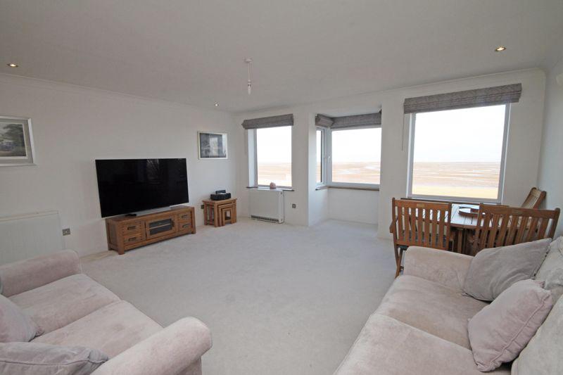 Lounge alt view