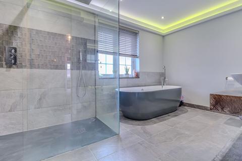 4 bedroom detached house for sale, Long Lane, Coalville, LE67
