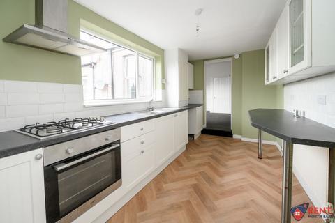 2 bedroom apartment to rent, Rayleigh Grove, Gateshead