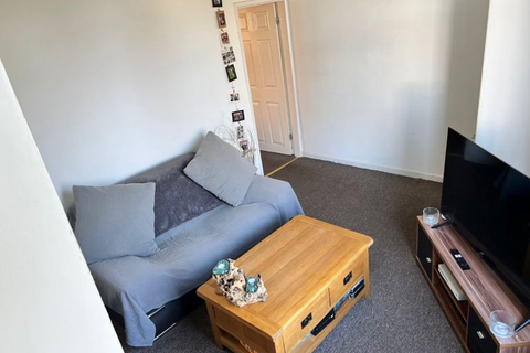 2 bedroom house to rent, Brighton Street, Bury BL9