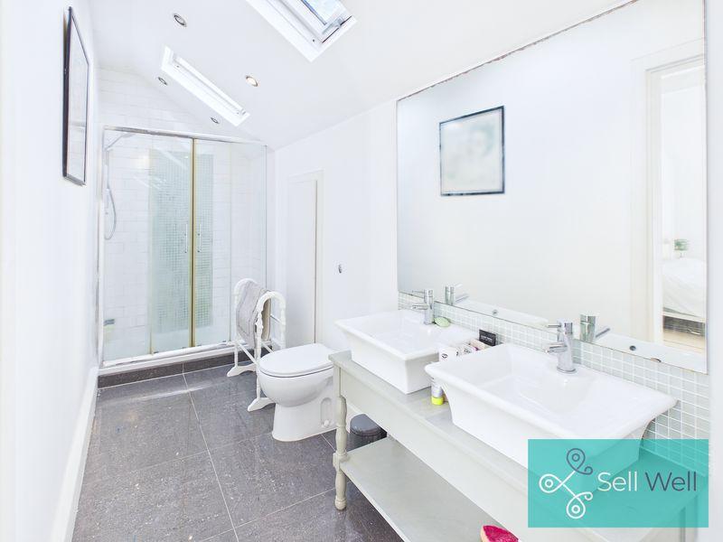 En-Suite Bathroom