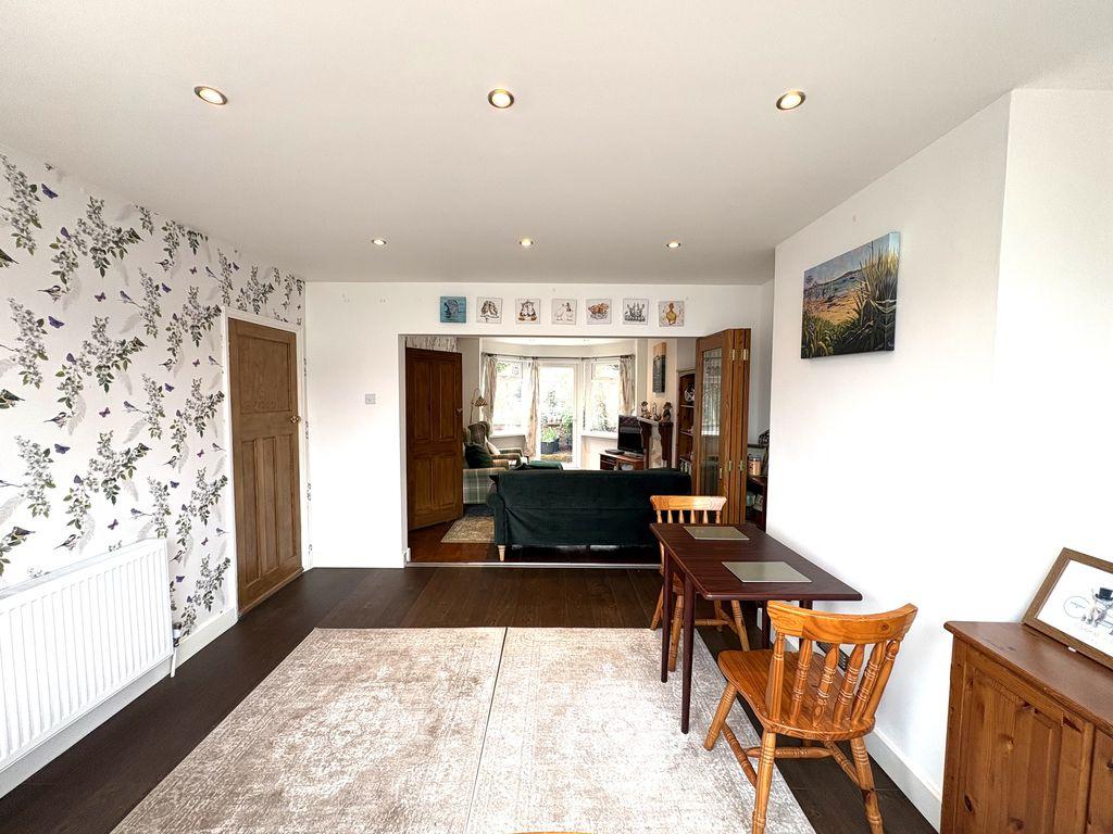 Sitting dining room