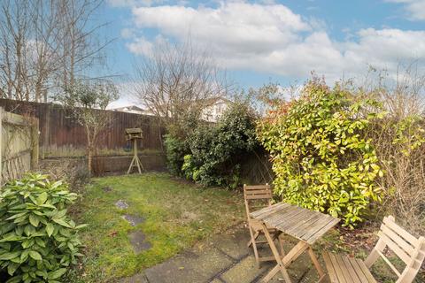 4 bedroom semi-detached house for sale, Babington Road, Aylesbury