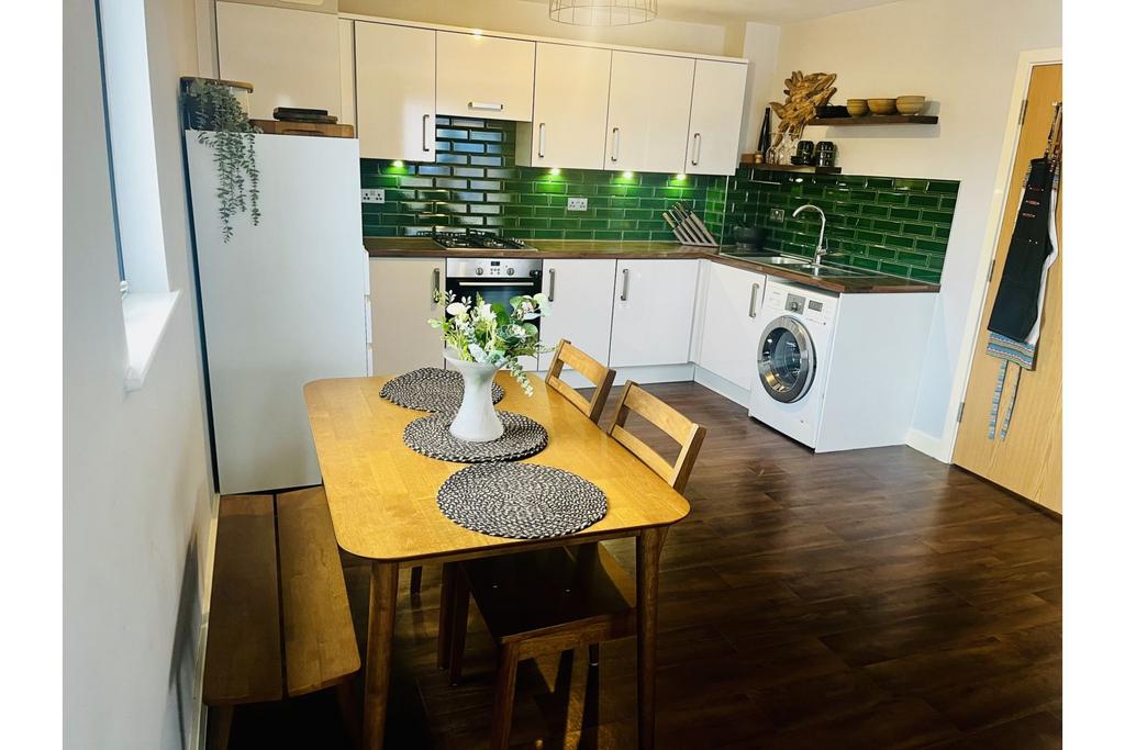 Lounge / Kitchen