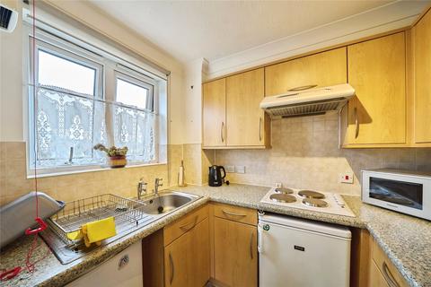 1 bedroom apartment for sale, Perrin Court, Ashford TW15