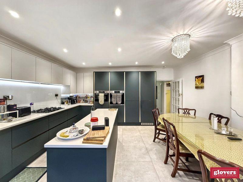 Dining kitchen