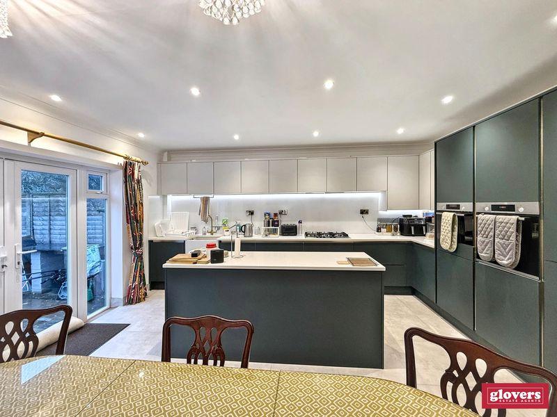 Dining kitchen