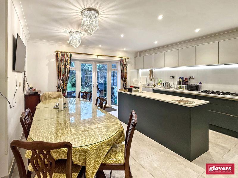 Dining kitchen