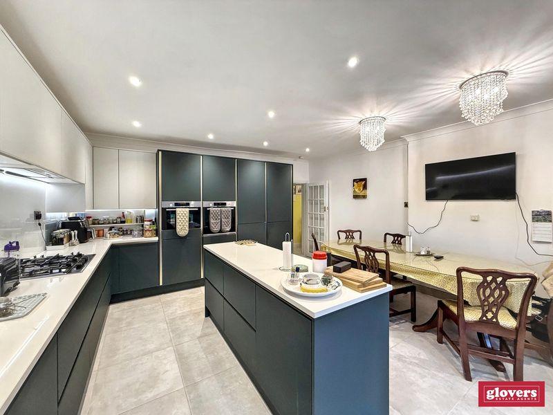 Dining kitchen