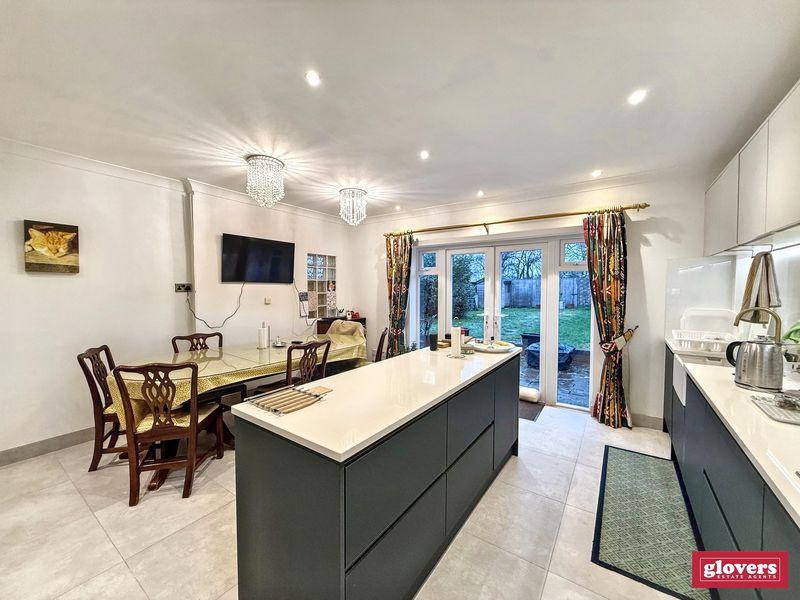 Dining kitchen