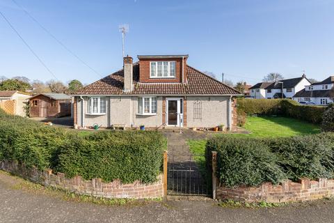3 bedroom detached bungalow for sale, Hillside Gardens, Brockham