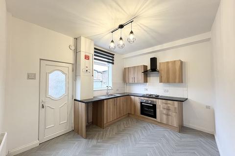 2 bedroom terraced house to rent, Houghton Street, Manchester