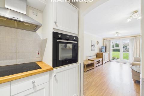 1 bedroom ground floor flat for sale, Manor Farm Court, Egham TW20