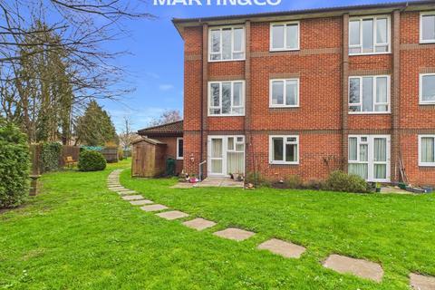 1 bedroom ground floor flat for sale, Manor Farm Court, Egham TW20
