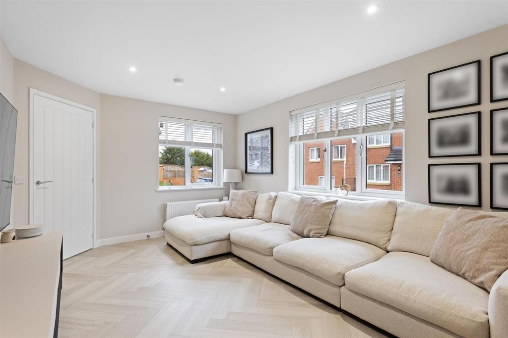 2 Crawford Drive 10.jpg